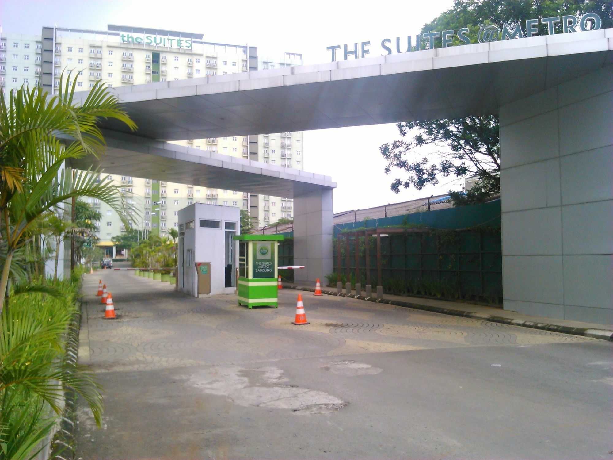 The Suites Metro Apartment - Putri Bandung Buitenkant foto