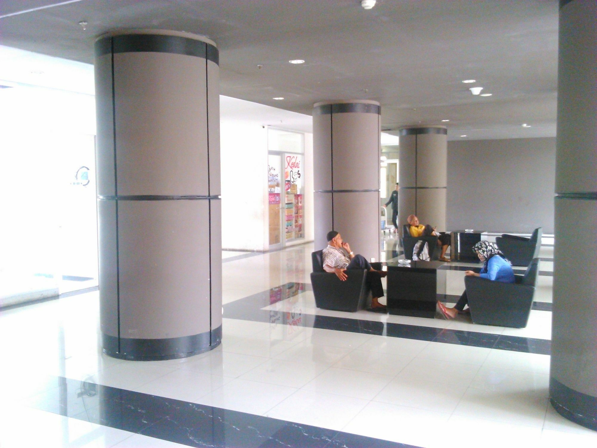 The Suites Metro Apartment - Putri Bandung Buitenkant foto